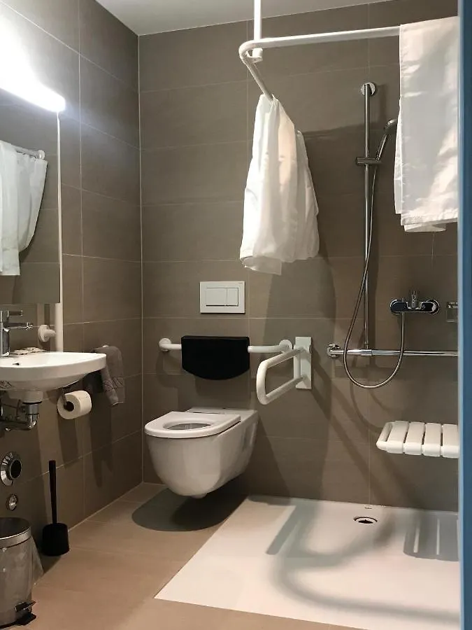 בזל Hitrental Messe Apartments שוויץ