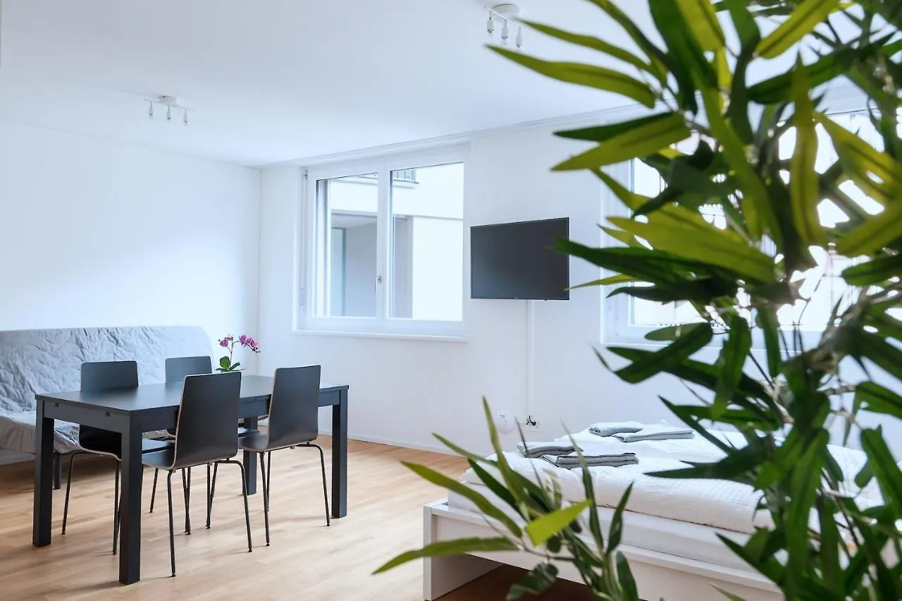 Hitrental Messe Apartments Βασιλεία 0*,